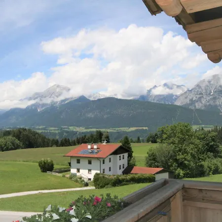 Christine By Interhome